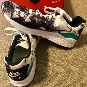 Men's Nike Air Zoom Pegasus 92 - Men’s 7 (Wm 8)